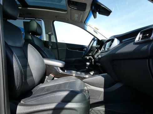 Used 2019 Kia Sorento EX w/ EX Touring Package image 13