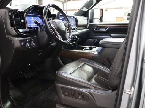 Used 2024 Chevrolet Silverado 2500 High Country w/ High Country Premium Package AWD/4WD image 43