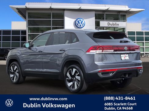 Used 2024 Volkswagen Atlas Cross Sport SE image 6