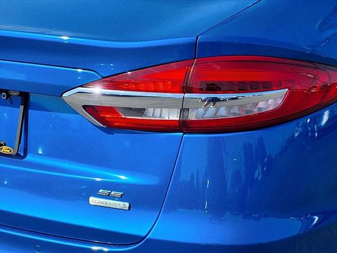 Used 2020 Ford Fusion SE image 48