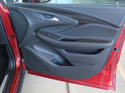 Used 2020 Buick Envision Essence w/ Experience Buick Package FWD image 27
