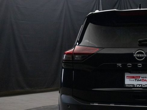 Used 2023 Nissan Rogue SL w/ SL Premium Package image 12