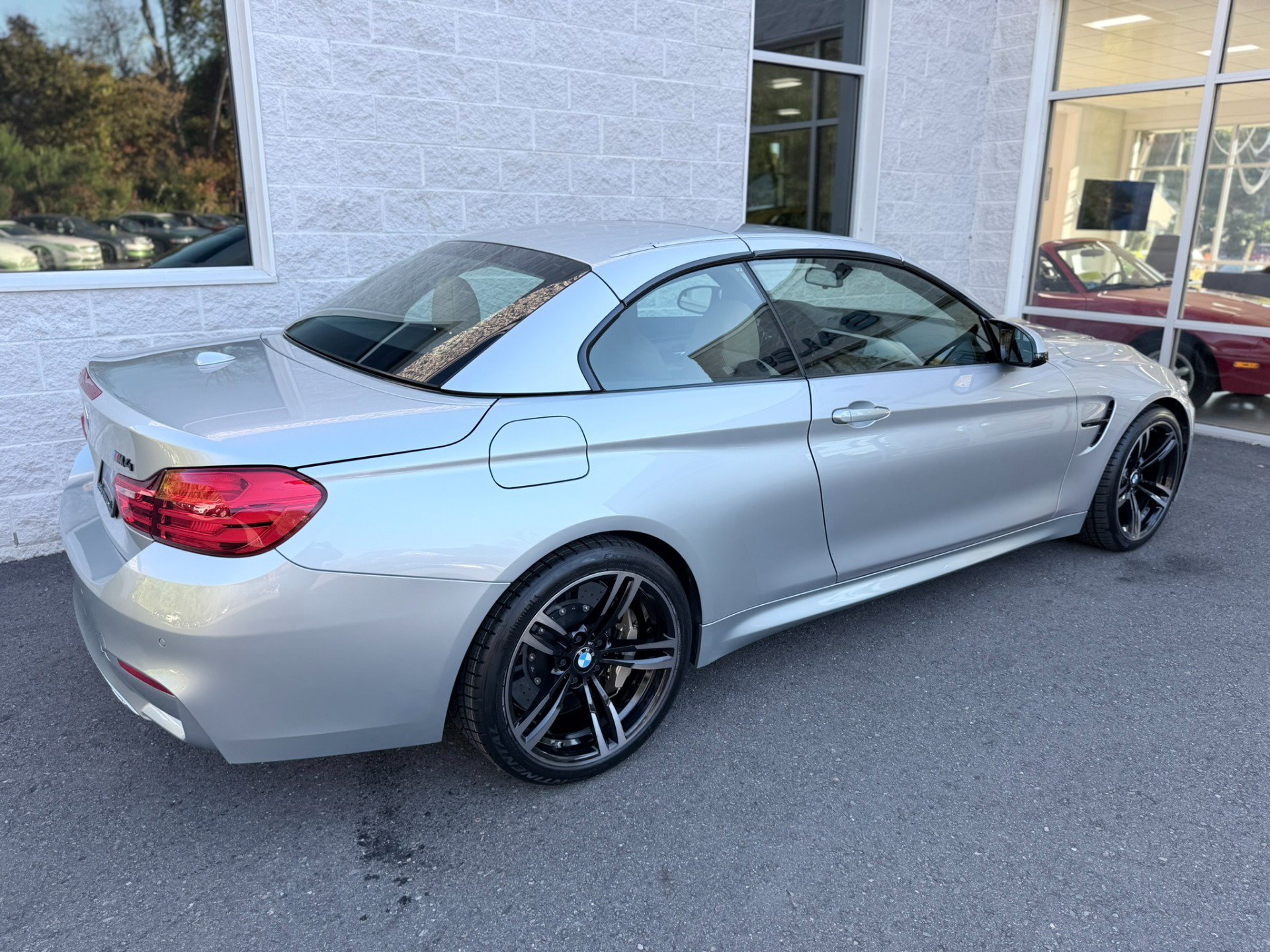 Used 2015 BMW M4 Convertible RWD image 51