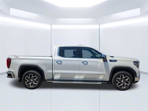 Used 2023 GMC Sierra 1500 SLT w/ SLT Premium Package AWD/4WD image 8