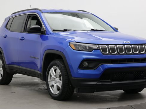 Used 2022 Jeep Compass Latitude AWD/4WD image 3
