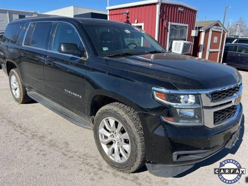 Used 2018 Chevrolet Suburban LT image 6