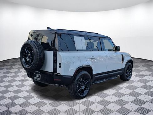 New 2026 Land Rover Defender 110 S AWD/4WD image 5