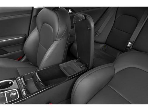 Used 2018 Kia Stinger AWD/4WD image 17