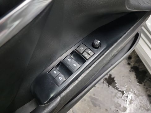 Used 2019 Toyota Camry SE w/ Carpet Mat Package image 14