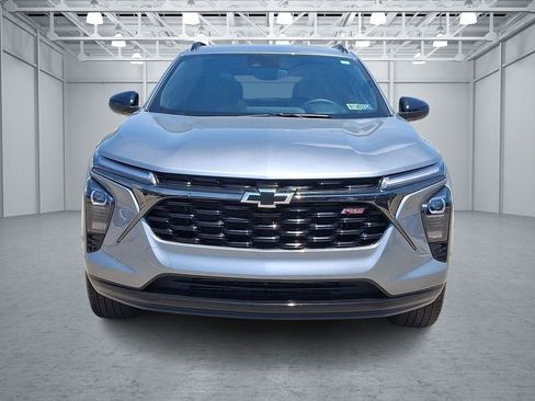 Certified 2024 Chevrolet Trax RS w/ Sunroof Package FWD image 3