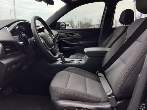 Used 2023 Chevrolet Traverse LT w/ Midnight/Sport Edition image 16