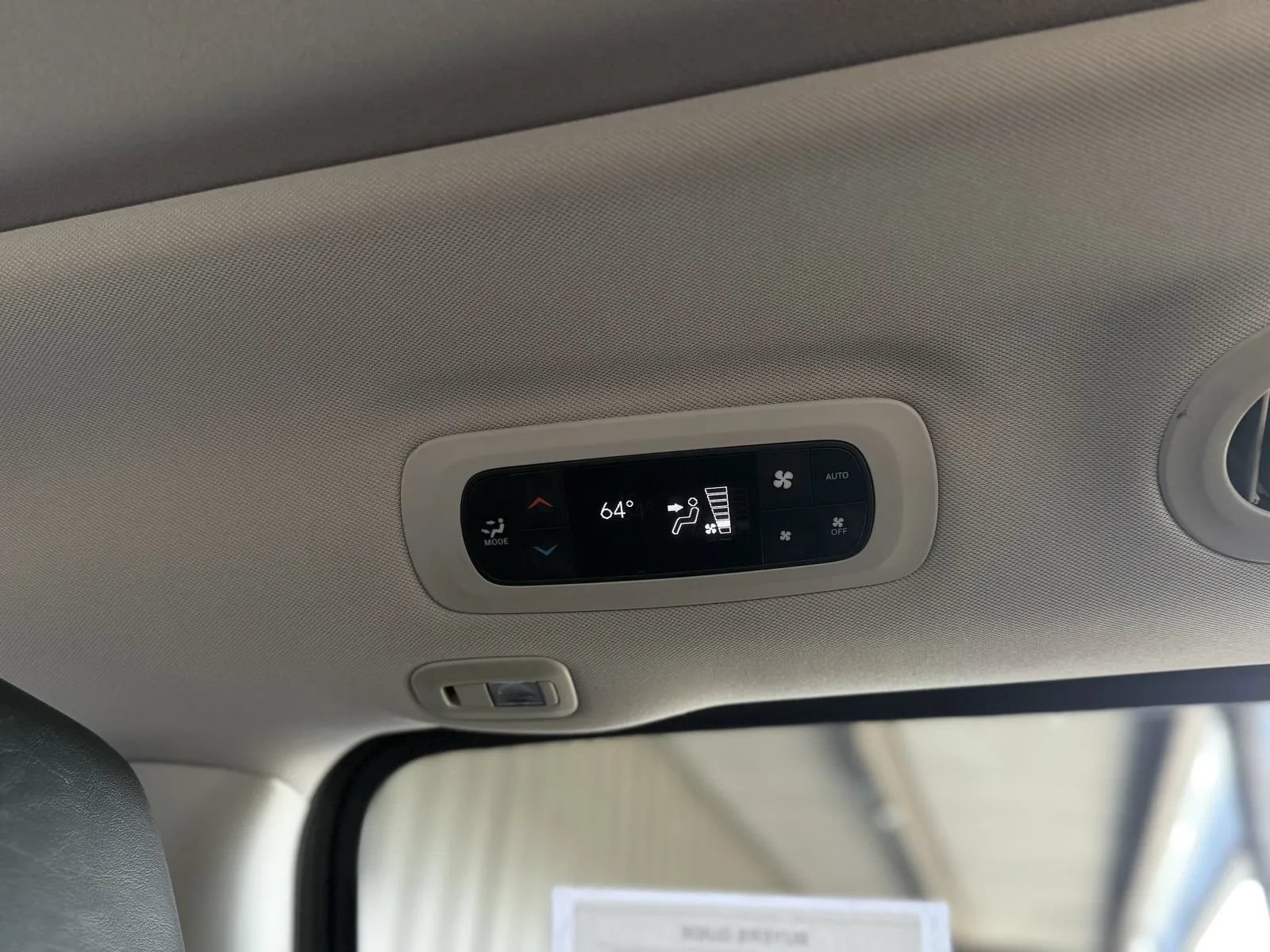 Used 2022 Chrysler Pacifica Limited FWD image 43