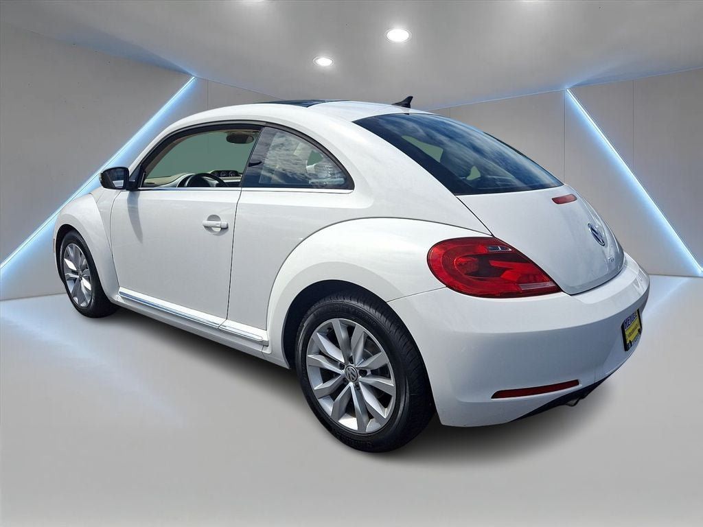 Used 2013 Volkswagen Beetle TDI FWD image 6