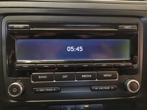 Used 2014 Volkswagen Jetta SE FWD image 25