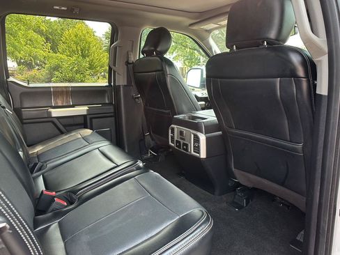 Used 2018 Ford F150 Lariat w/ Equipment Group 502A Luxury AWD/4WD image 18