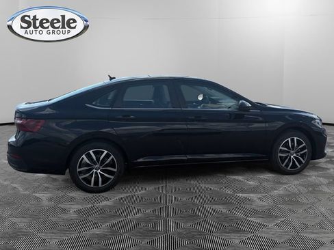 New 2026 Volkswagen Jetta SE FWD image 6