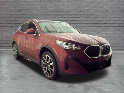 Used 2026 BMW X2 xDrive28i AWD/4WD image 4