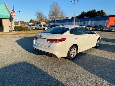 Used 2018 Kia Optima LX w/ Convenience Package image 4