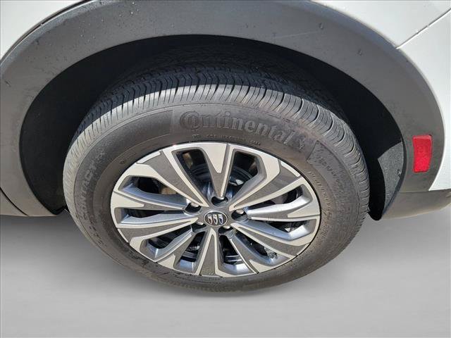 Used 2025 Buick Envision Preferred AWD/4WD image 9