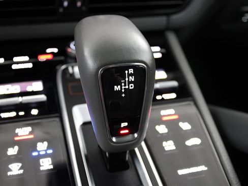Used 2023 Porsche Cayenne AWD/4WD image 28