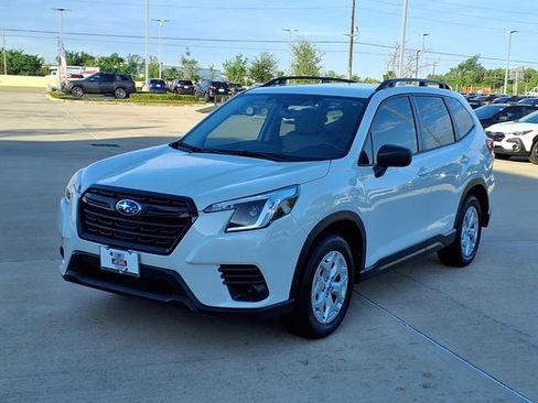 Certified 2023 Subaru Forester AWD/4WD image 3