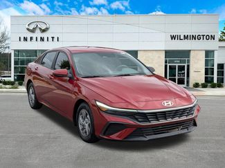 Used 2025 Hyundai Elantra SE w/ Cargo Package FWD video 1