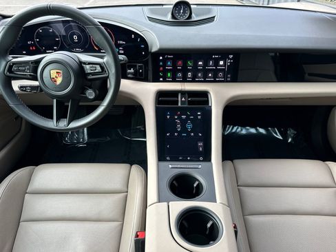 Used 2022 Porsche Taycan image 6