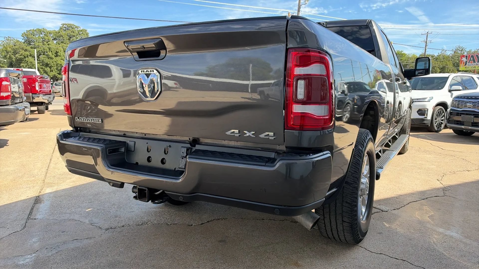 Used 2023 RAM 3500 Laramie AWD/4WD image 3