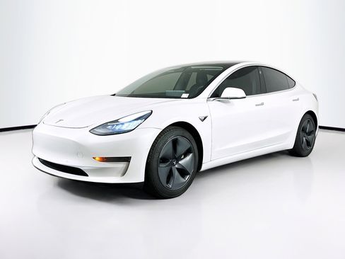 Used 2020 Tesla Model 3 Standard Range Plus image 3