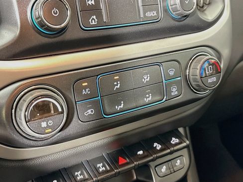Used 2022 Chevrolet Colorado ZR2 AWD/4WD image 16