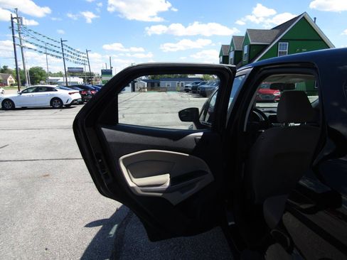 Used 2020 Ford EcoSport S FWD image 18