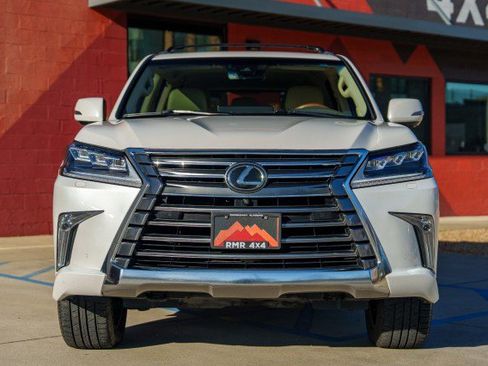 Used 2021 Lexus LX 570 4WD w/ Luxury Package image 2