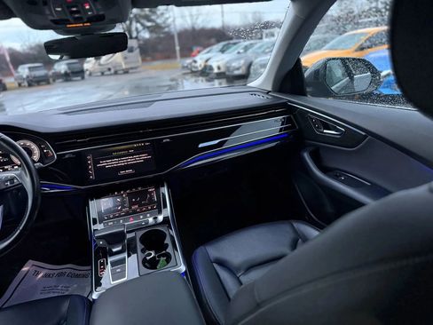 Used 2019 Audi Q8 Premium Plus w/ Premium Plus image 19