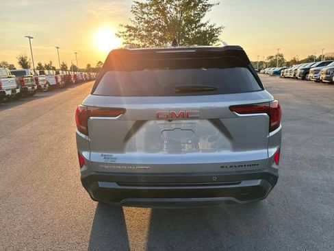 Used 2025 GMC Terrain Elevation w/ Elevation Premium Package AWD/4WD image 5