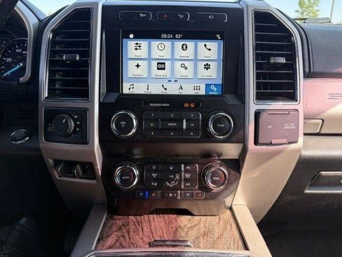 Used 2019 Ford F250 Lariat w/ Lariat Ultimate Package AWD/4WD image 10