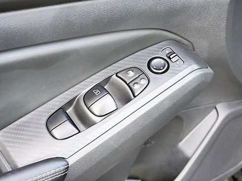 Used 2025 Nissan Altima 2.5 SV FWD image 22