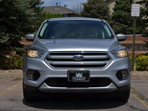 Used 2017 Ford Escape SE image 4