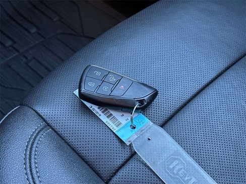 Used 2022 GMC Sierra 1500 SLT w/ SLT Premium Plus Package image 30