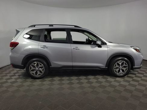 Used 2019 Subaru Forester Premium w/ Popular Package #1 AWD/4WD image 11