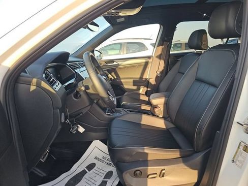 Used 2022 Volkswagen Tiguan SE R-Line FWD image 10