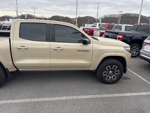 Used 2023 Chevrolet Colorado Z71 w/ Z71 Convenience Package 2 image 14