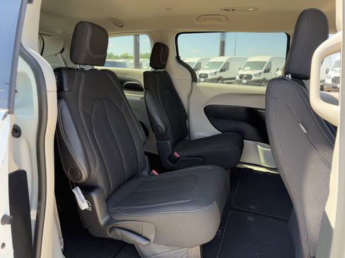 Used 2024 Chrysler Voyager LX FWD image 27