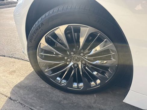 Used 2021 Lexus LS 500 w/ Interior Upgrade Package image 12