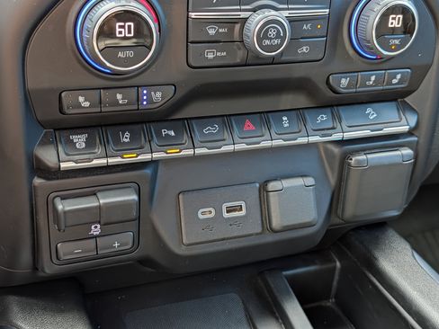 Certified 2022 Chevrolet Silverado 3500 LTZ w/ LTZ Premium Package AWD/4WD image 22