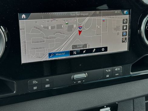 Used 2024 Mercedes-Benz Sprinter 2500 image 19