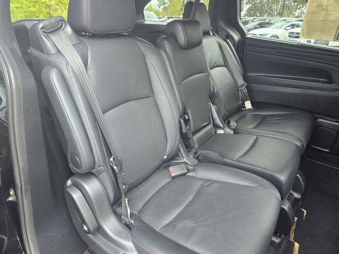 Used 2024 Honda Odyssey Sport image 13