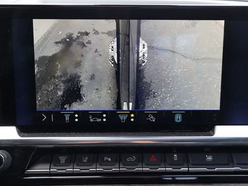 Used 2025 Chevrolet Silverado 3500 LTZ w/ LTZ Convenience Package image 35