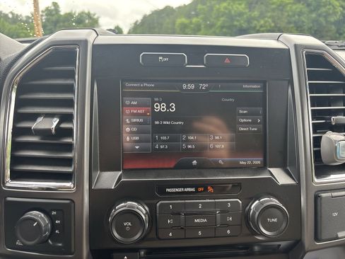 Used 2015 Ford F150 XLT w/ Equipment Group 302A Luxury AWD/4WD image 19