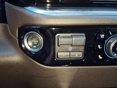 Used 2025 Chevrolet Silverado 1500 LTZ w/ LTZ Premium Package AWD/4WD image 26
