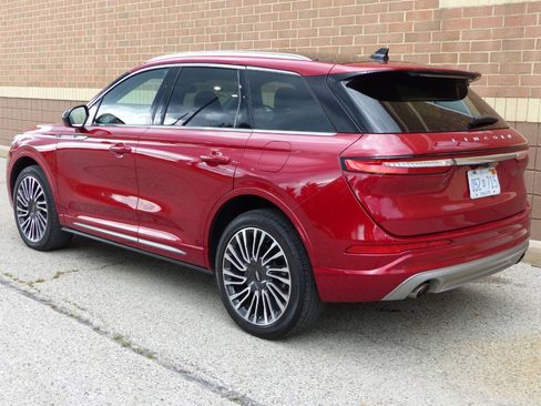 Used 2021 Lincoln Corsair AWD w/ Sport Package image 8